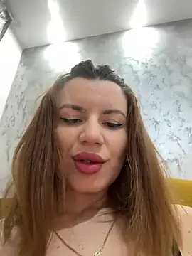 Snapshot of MayaMR chatting on 01/14/25, 03:53 MayaMR online show from 01/14/25, 03:53