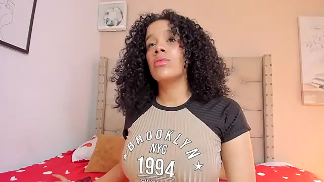 vanesasexyhot21 online show from 04/07/26, 02:23