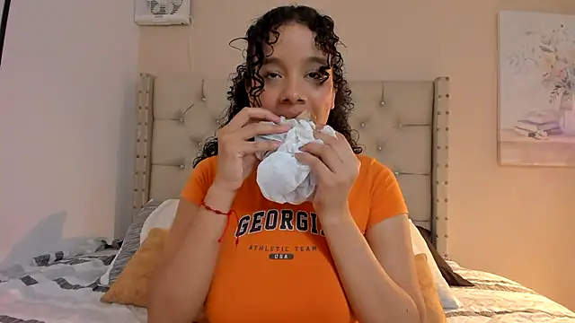 vanesasexyhot21 online show from 04/22/26, 01:41