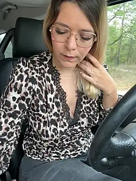 EmyLana online show from 04/22/26, 06:49