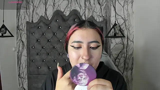 larissa01  online show from 02/25/25, 03:20