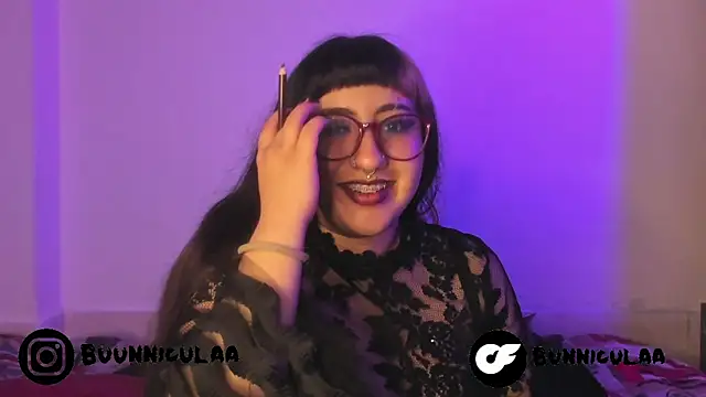 larissa01  online show from 12/21/25, 03:13