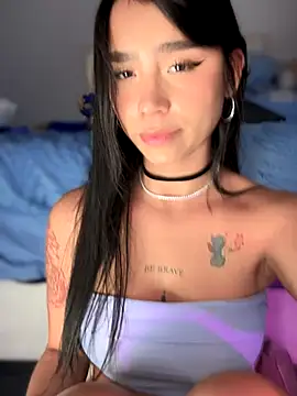 -Loren- online show from 10/17/25, 11:02