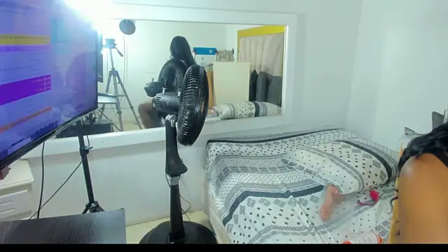 Evelonga 707 online show from 01/18/25, 07:15