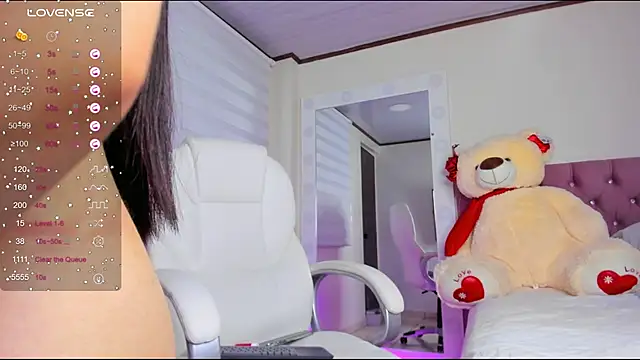 Snapshot of isaa_19 chatting on 03/14/25, 04:43 isaa 19 online show from 03/14/25, 04:43