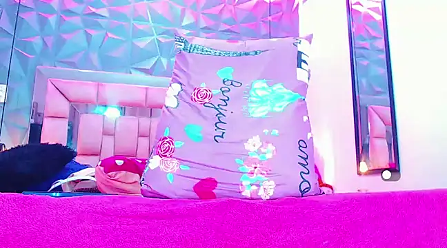 Snapshot of Doll_IvannaTs chatting on 02/21/25, 02:06 Doll IvannaTs online show from 02/21/25, 02:06