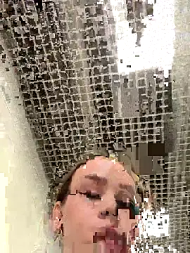 Street young online show from 11/14/25, 03:00