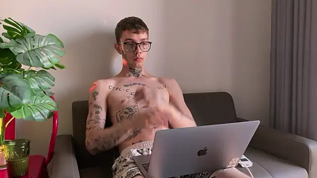 anahori  simon online show from 04/01/26, 12:00