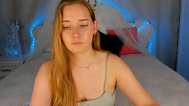 Snapshot of AlinaVice chatting on 07/07/26, 07:23 AlinaVice online show from 07/07/26, 07:23