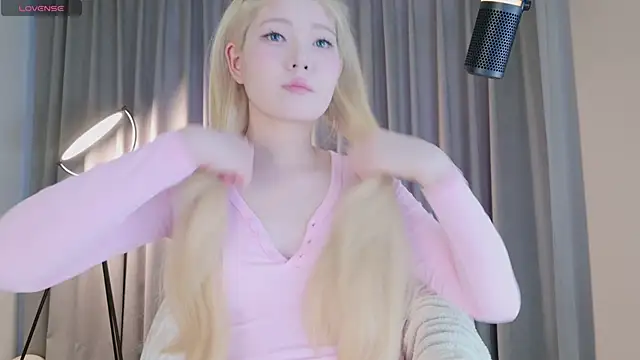 KitayamaChu online show from 02/04/25, 12:11