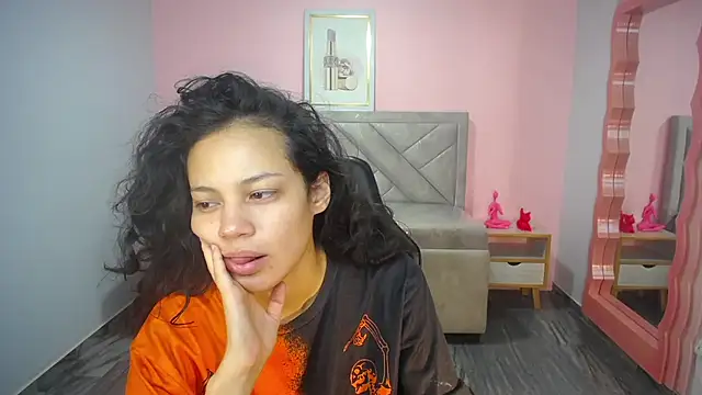 Snapshot of Tyna_ch chatting on 07/05/26, 12:45 Tyna ch online show from 07/05/26, 12:45