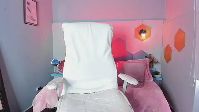 Valkiria ponce online show from 03/03/25, 02:15