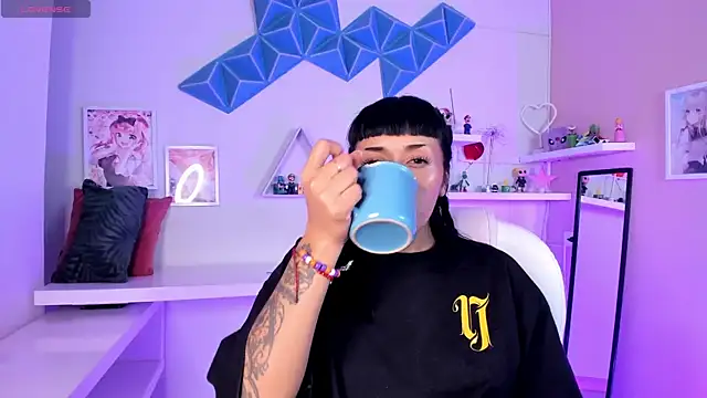 Valkiria ponce online show from 04/13/26, 05:57