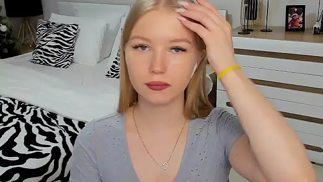 shy  lady online show from 12/16/24, 02:27