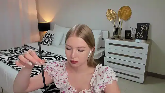 shy  lady online show from 01/26/25, 09:29