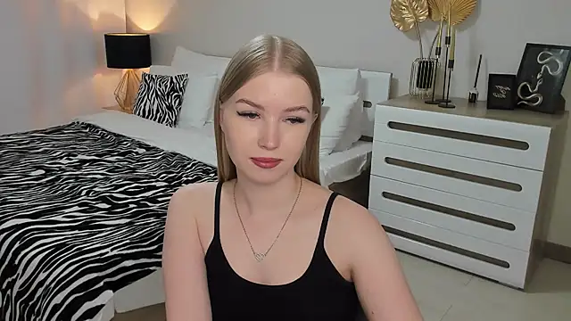 shy  lady online show from 03/18/25, 12:27