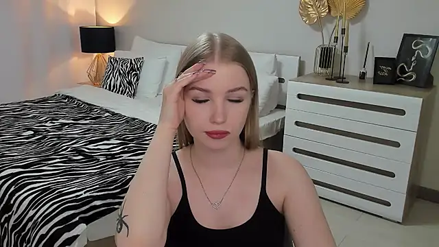 shy  lady online show from 03/18/25, 03:31