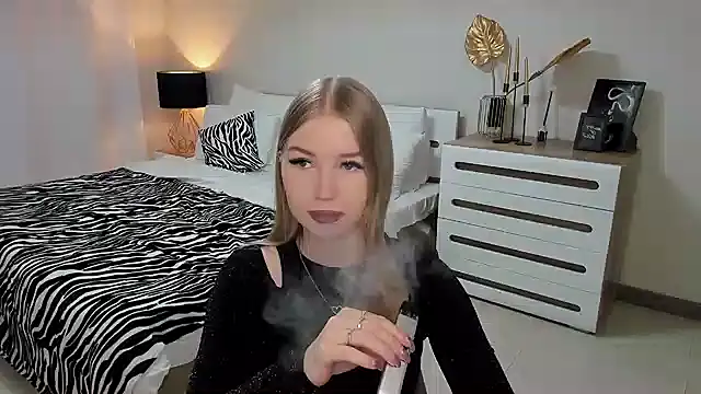 shy  lady online show from 03/20/25, 09:24