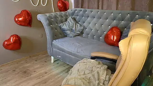 GloriNichols online show from 02/03/25, 06:34