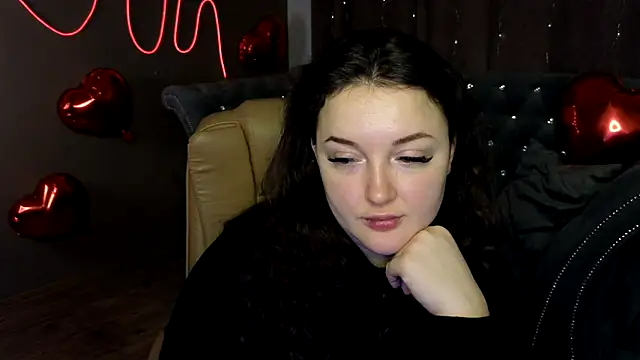 GloriNichols online show from 02/12/25, 06:51