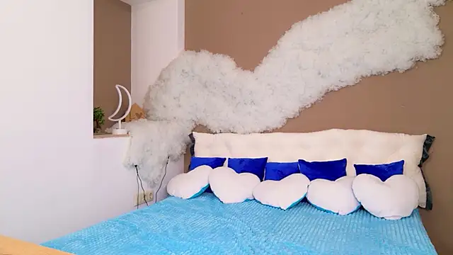 GloriNichols online show from 11/15/25, 06:22