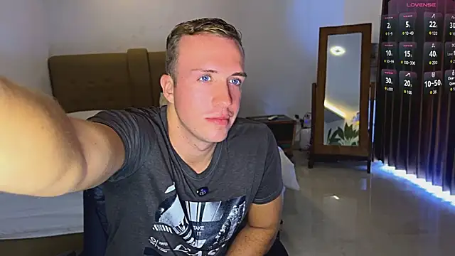 Snapshot of tommy_cumfinger chatting on 07/21/26, 02:03 tommy cumfinger online show from 07/21/26, 02:03