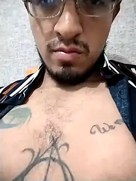 Snapshot of ale3J4a chatting on 01/20/25, 05:37 ale3J4a online show from 01/20/25, 05:37