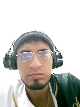 Snapshot of ale3J4a chatting on 01/29/25, 04:58 ale3J4a online show from 01/29/25, 04:58