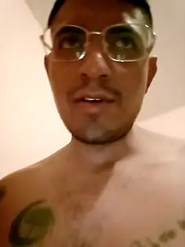 Snapshot of ale3J4a chatting on 03/03/25, 01:31 ale3J4a online show from 03/03/25, 01:31