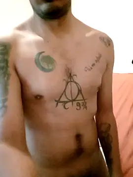 Snapshot of ale3J4a chatting on 03/05/25, 01:10 ale3J4a online show from 03/05/25, 01:10