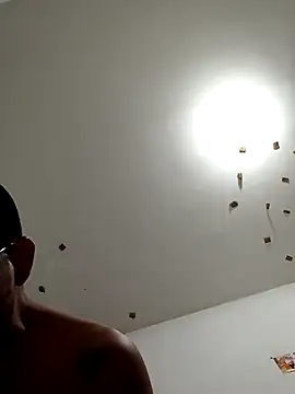 Snapshot of ale3J4a chatting on 03/07/25, 07:52 ale3J4a online show from 03/07/25, 07:52