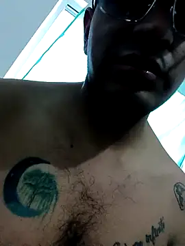 Snapshot of ale3J4a chatting on 03/20/25, 01:02 ale3J4a online show from 03/20/25, 01:02