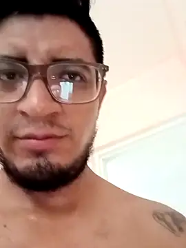 Snapshot of ale3J4a chatting on 09/29/25, 10:03 ale3J4a online show from 09/29/25, 10:03