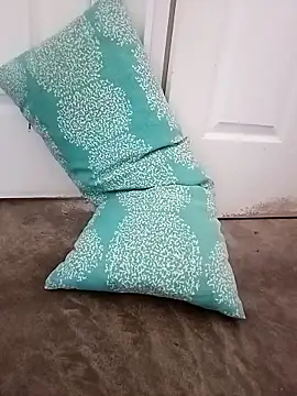 Snapshot of ale3J4a chatting on 10/17/25, 05:26 ale3J4a online show from 10/17/25, 05:26