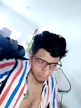 Snapshot of ale3J4a chatting on 11/07/25, 07:03 ale3J4a online show from 11/07/25, 07:03