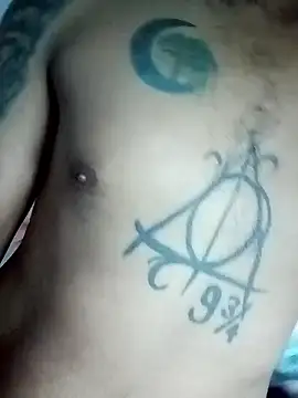 Snapshot of ale3J4a chatting on 11/10/25, 12:20 ale3J4a online show from 11/10/25, 12:20