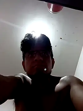 Snapshot of ale3J4a chatting on 11/13/25, 07:40 ale3J4a online show from 11/13/25, 07:40