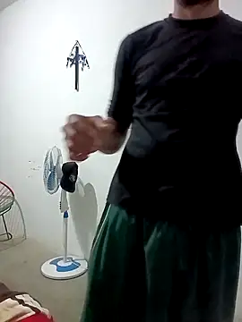 Snapshot of ale3J4a chatting on 11/16/25, 06:41 ale3J4a online show from 11/16/25, 06:41