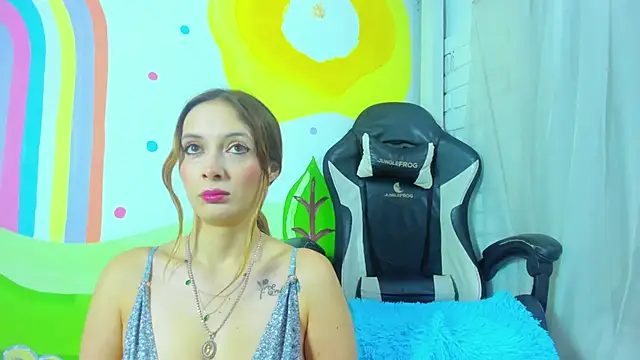 Snapshot of Melissa_walker_ chatting on 10/03/25, 12:02 Melissa walker online show from 10/03/25, 12:02