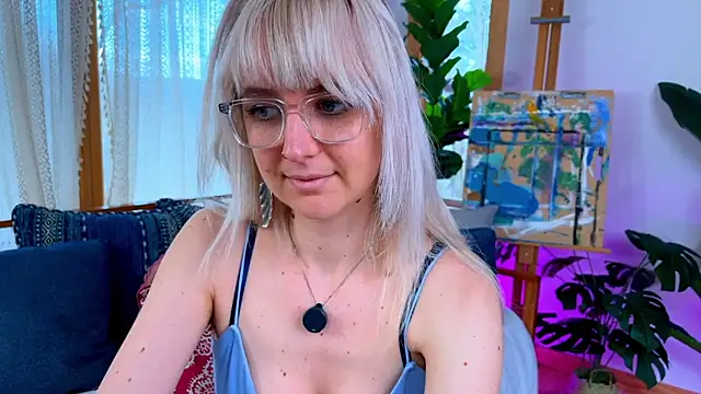 Snapshot of allyelliot chatting on 03/10/26, 03:28 allyelliot online show from 03/10/26, 03:28