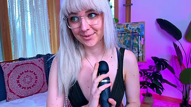 Snapshot of allyelliot chatting on 03/16/26, 07:18 allyelliot online show from 03/16/26, 07:18