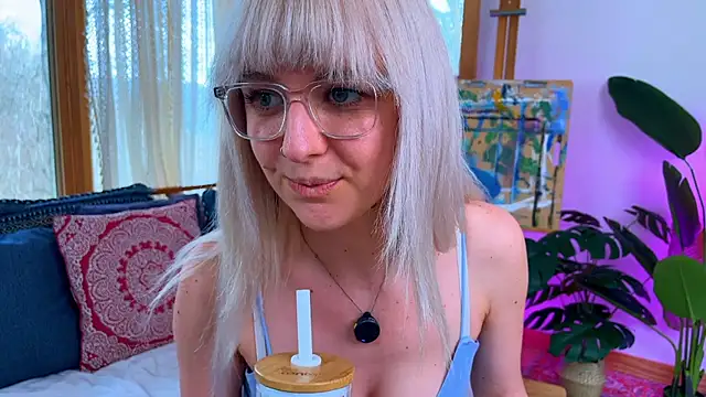 Snapshot of allyelliot chatting on 04/01/26, 06:38 allyelliot online show from 04/01/26, 06:38