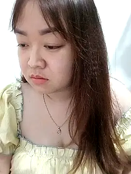 Snapshot of VyOanh2K chatting on 02/05/25, 01:11 VyOanh2K online show from 02/05/25, 01:11