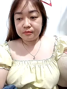 Snapshot of VyOanh2K chatting on 02/05/25, 04:14 VyOanh2K online show from 02/05/25, 04:14