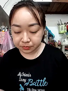Snapshot of VyOanh2K chatting on 02/10/25, 04:30 VyOanh2K online show from 02/10/25, 04:30