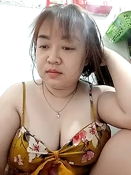 Snapshot of VyOanh2K chatting on 02/11/25, 07:02 VyOanh2K online show from 02/11/25, 07:02