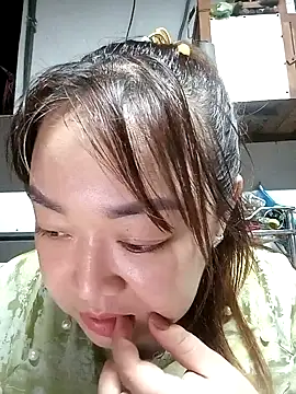 Snapshot of VyOanh2K chatting on 02/11/25, 03:08 VyOanh2K online show from 02/11/25, 03:08