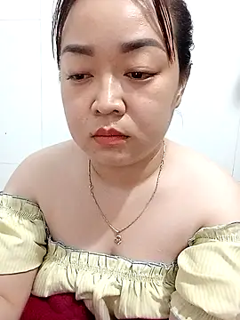 Snapshot of VyOanh2K chatting on 02/16/25, 04:53 VyOanh2K online show from 02/16/25, 04:53