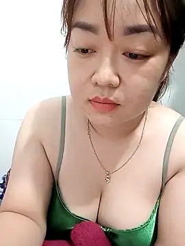 Snapshot of VyOanh2K chatting on 02/17/25, 02:26 VyOanh2K online show from 02/17/25, 02:26