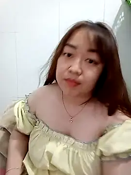 Snapshot of VyOanh2K chatting on 02/18/25, 04:37 VyOanh2K online show from 02/18/25, 04:37